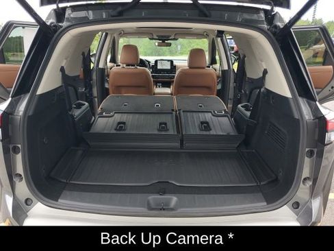 Certified 2025 Nissan Pathfinder Platinum w/ Cargo Package AWD/4WD image 19