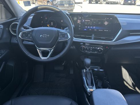 Used 2024 Chevrolet Trax ACTIV w/ Sunroof Package image 21