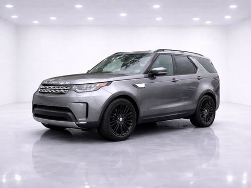 Used 2017 Land Rover Discovery HSE image 1