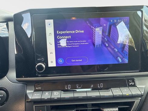 Used 2025 Toyota Camry LE w/ Convenience Package image 23