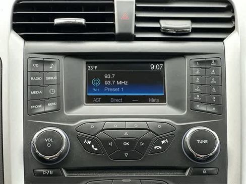 Used 2015 Ford Fusion SE w/ Equipment Group 201A image 11