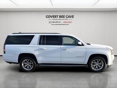 Used 2018 GMC Yukon XL SLE w/ SLE Value Package image 11