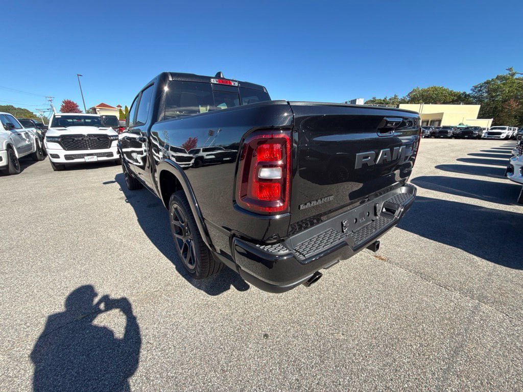 New 2027 RAM 1500 Laramie AWD/4WD image 3