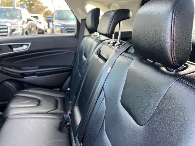 Used 2022 Ford Edge Titanium AWD/4WD image 25