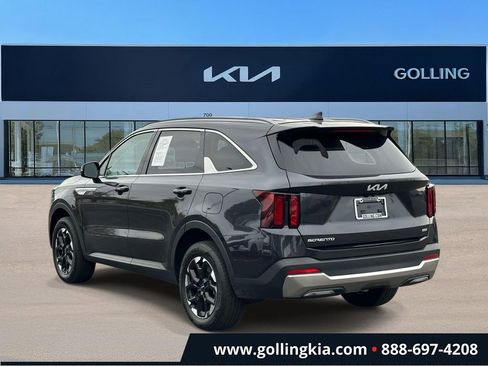 Certified 2025 Kia Sorento S AWD/4WD image 4