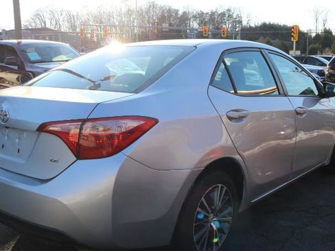 Used 2019 Toyota Corolla LE w/ Carpet Mat Package (TMS) image 7