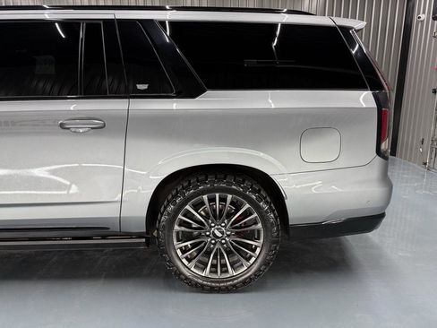 Used 2024 Cadillac Escalade ESV V w/ Heavy-Duty Trailer Package AWD/4WD image 5
