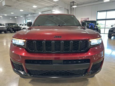Used 2021 Jeep Grand Cherokee L Laredo image 2