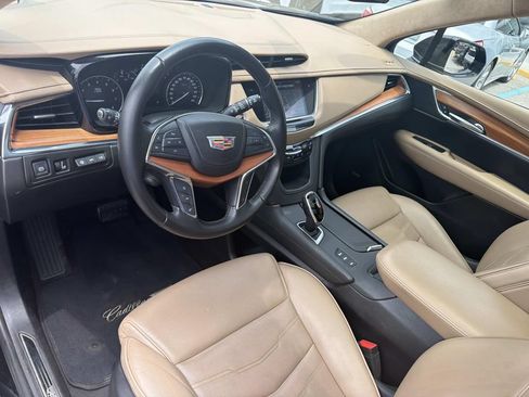 Used 2019 Cadillac XT5 Platinum AWD/4WD image 18