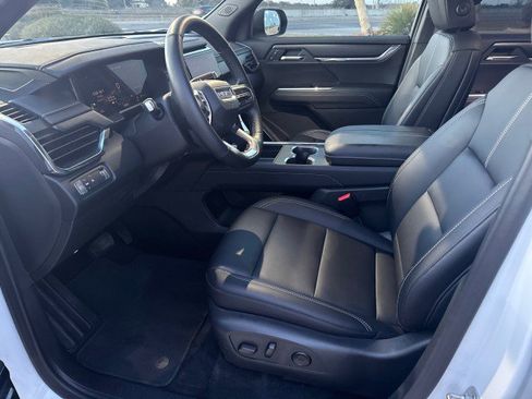 Used 2024 GMC Acadia Elevation image 5