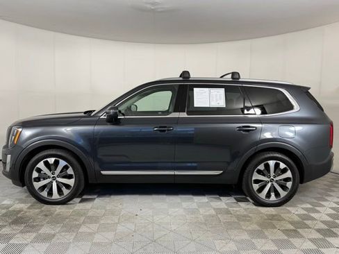 Used 2021 Kia Telluride EX w/ EX Premium Package image 3