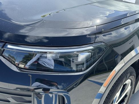 New 2025 Volkswagen Tiguan SE image 7