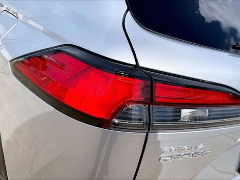 Used 2025 Toyota Corolla Cross XLE FWD image 29
