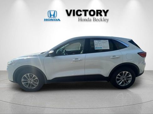 Used 2022 Ford Escape SE w/ Cold Weather Package AWD/4WD image 2