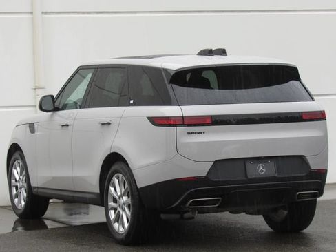 Used 2025 Land Rover Range Rover Sport SE AWD/4WD image 5