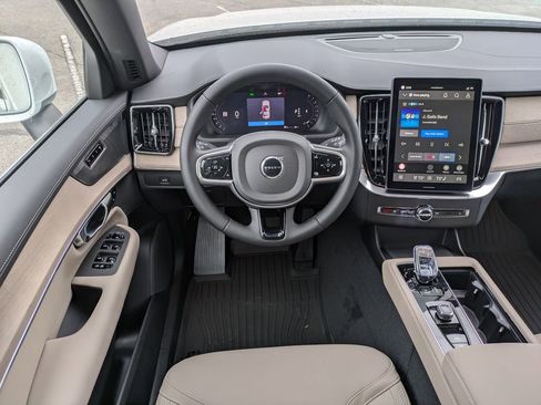 New 2026 Volvo XC90 B6 Plus w/ Protection Package Premier image 20