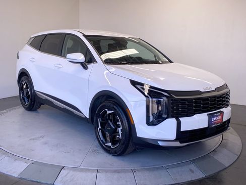 Certified 2026 Kia Sportage EX FWD image 7