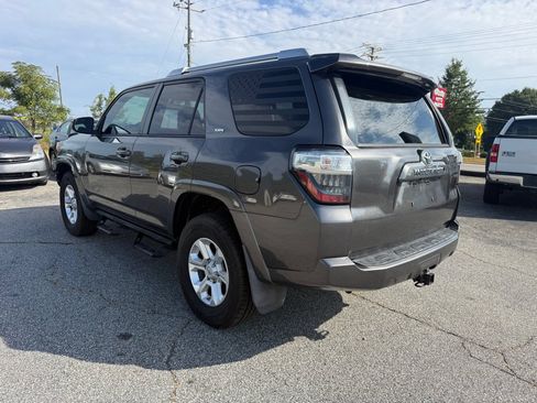 Used 2015 Toyota 4Runner SR5 AWD/4WD image 5