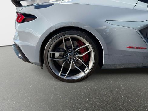 Used 2025 Chevrolet Corvette Z06 image 18