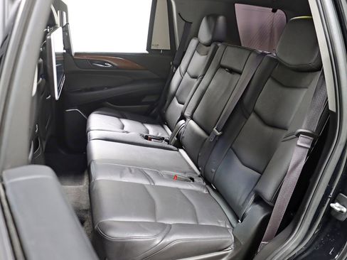 Used 2016 Cadillac Escalade Premium image 29