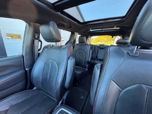 Used 2020 Chrysler Pacifica Limited FWD image 41