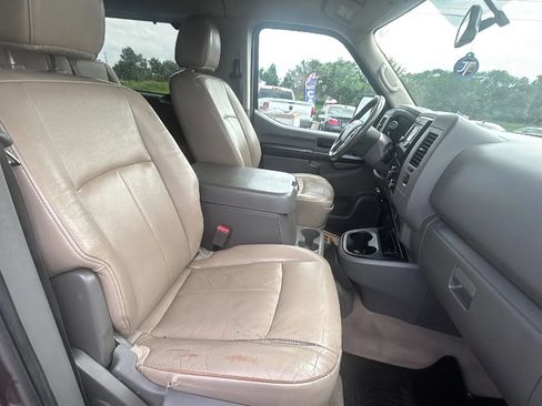 Used 2018 Nissan NV 3500 SL RWD image 19