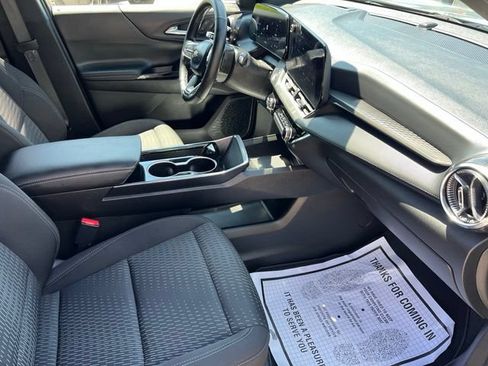 Used 2025 Chevrolet Equinox LT w/ Safety and Technology Package AWD/4WD image 16