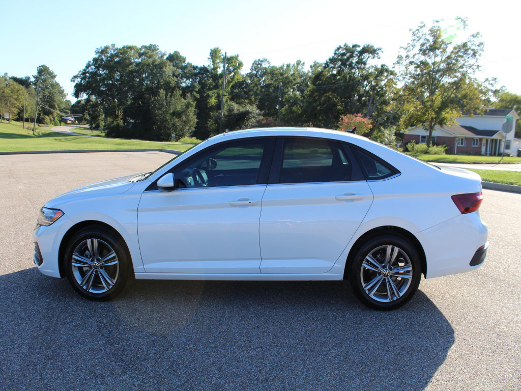 Used 2023 Volkswagen Jetta SE w/ Panoramic Sunroof Package FWD image 8