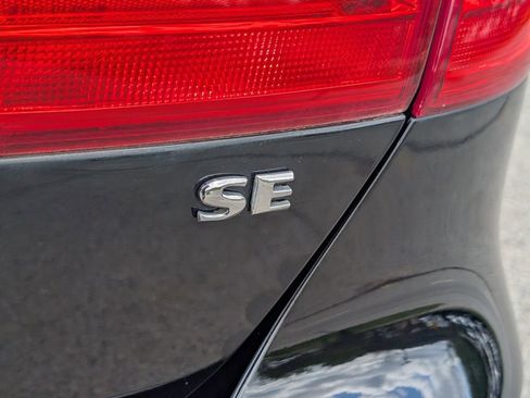 Used 2013 Volkswagen Jetta SEL image 16