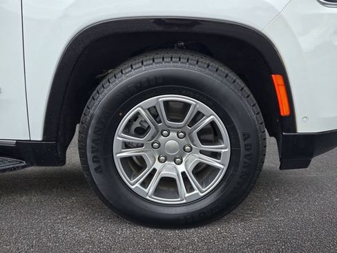 Used 2024 Jeep Wagoneer 4WD image 4
