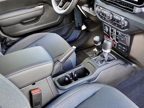 New 2025 Jeep Gladiator Willys image 16