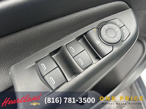Used 2025 Buick Envista Preferred image 16