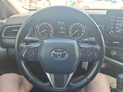 Used 2021 Toyota Camry SE image 15