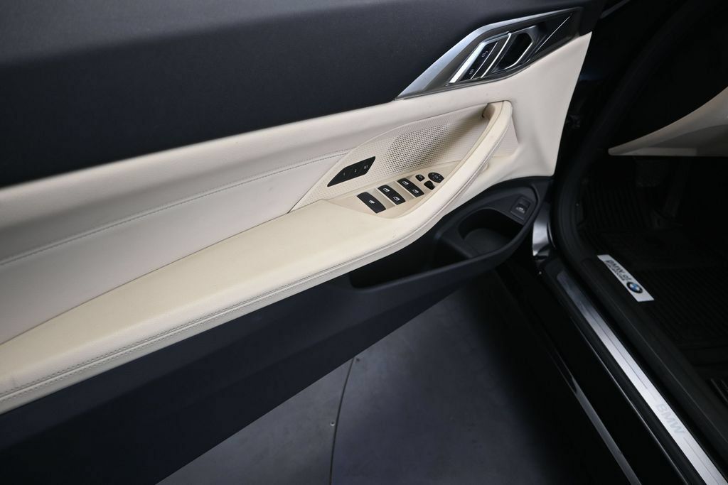 Used 2022 BMW 430i Convertible w/ Convenience Package RWD image 11