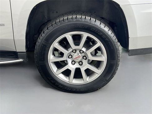 Used 2019 GMC Yukon XL Denali w/ Open Road Package image 38