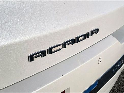 Used 2023 GMC Acadia Denali w/ Denali Ultimate Package image 8