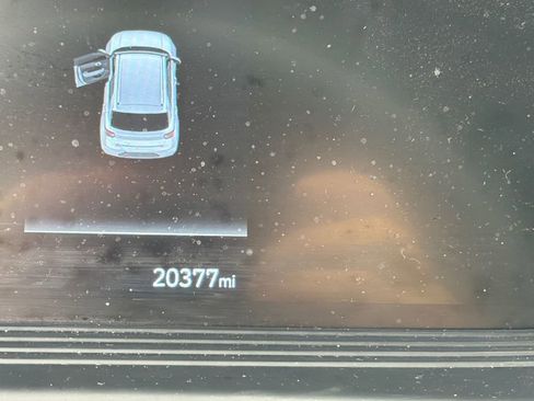 Used 2025 Hyundai Venue SE FWD image 20