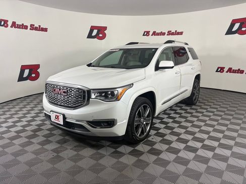 Used 2019 GMC Acadia Denali w/ Technology Package FWD image 2