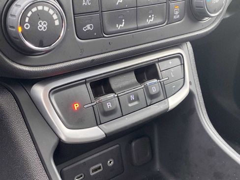 Used 2024 GMC Terrain SLE image 19