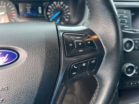 Used 2019 Ford Explorer XLT AWD/4WD image 39