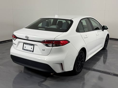 Used 2023 Toyota Corolla LE FWD image 5