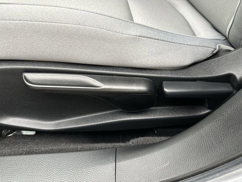 Used 2019 Honda Accord LX image 12