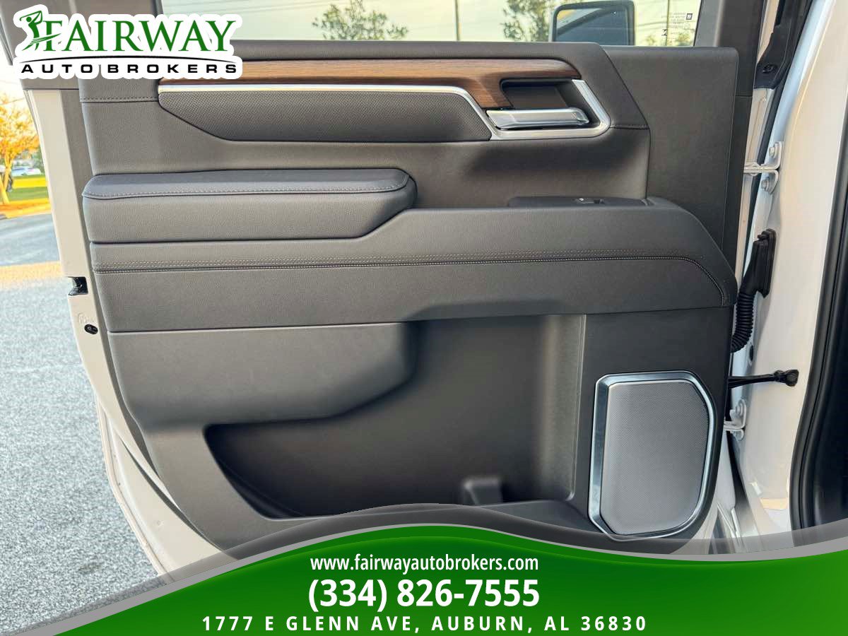 Used 2025 Chevrolet Silverado 2500 High Country w/ Technology Package AWD/4WD image 29