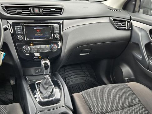 Used 2021 Nissan Rogue Sport S image 28