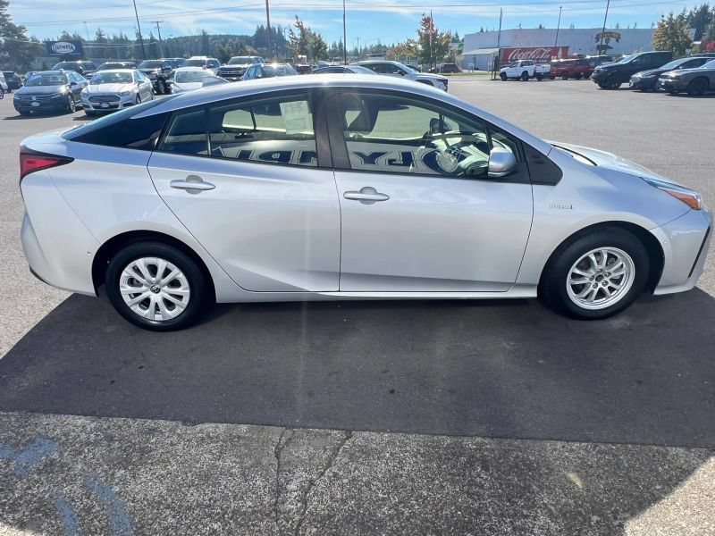 Used 2021 Toyota Prius LE FWD image 7