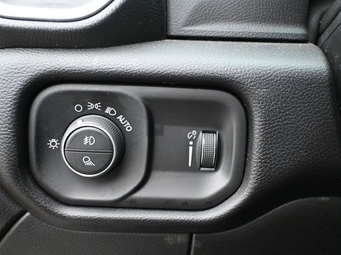 Used 2024 RAM 2500 Big Horn AWD/4WD image 11