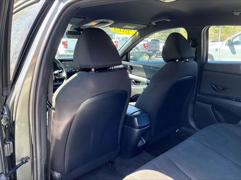 Used 2025 Hyundai Elantra Sport FWD image 22