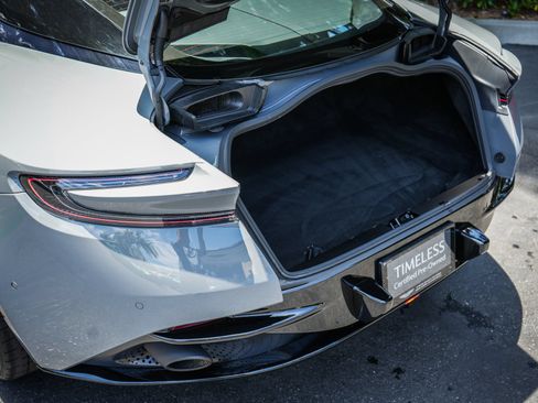 Used 2022 Aston Martin DB11 Coupe RWD image 12