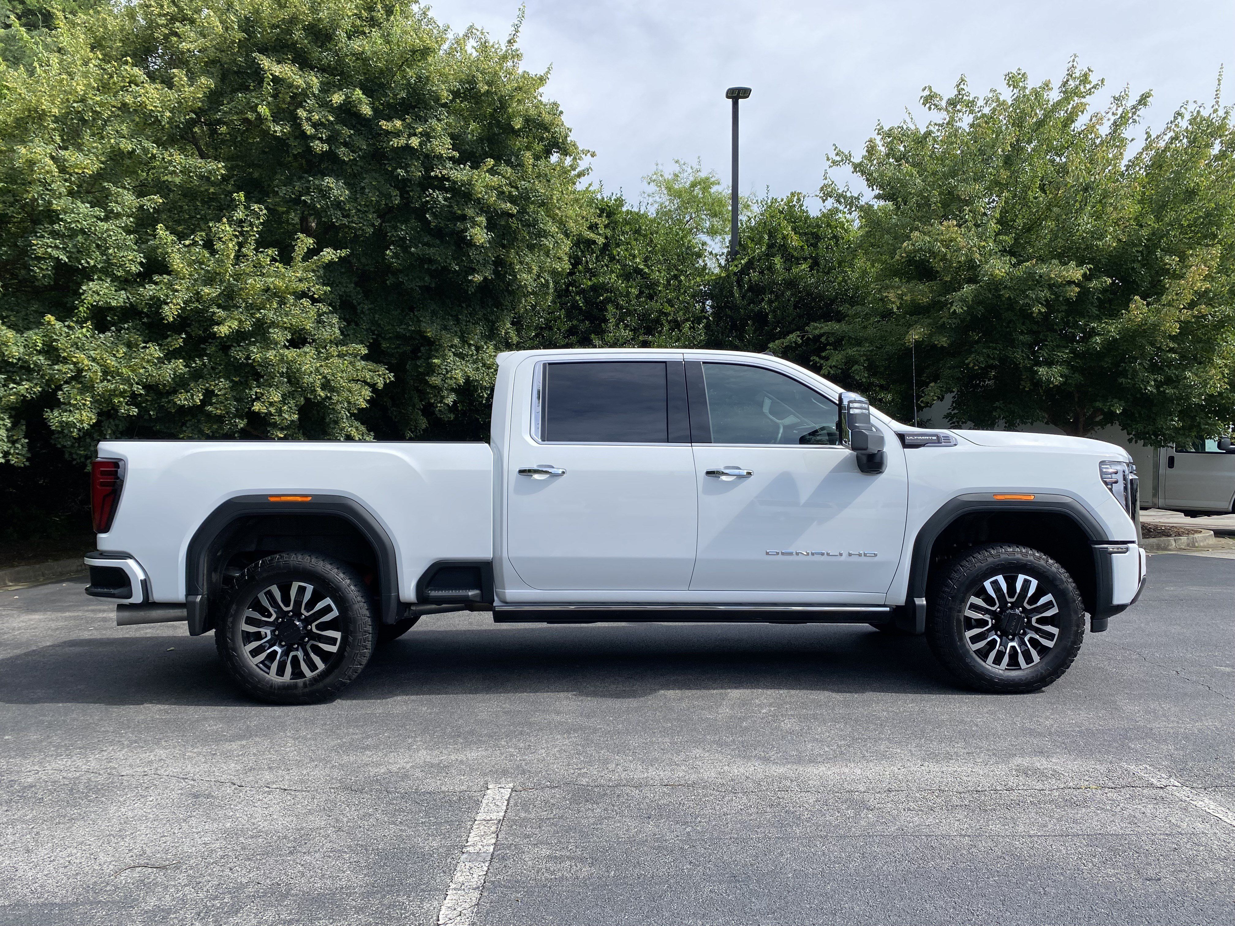 Used 2026 GMC Sierra 2500 Denali Ultimate AWD/4WD image 10