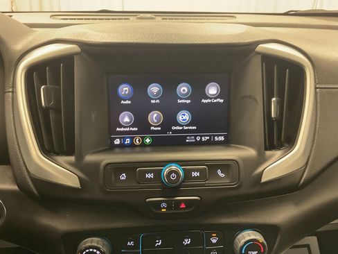 Used 2024 GMC Terrain SLE image 9